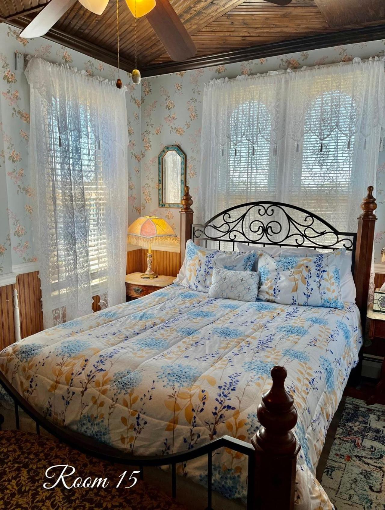 Angel Of The Sea Bed And Breakfast Cape May Exterior photo